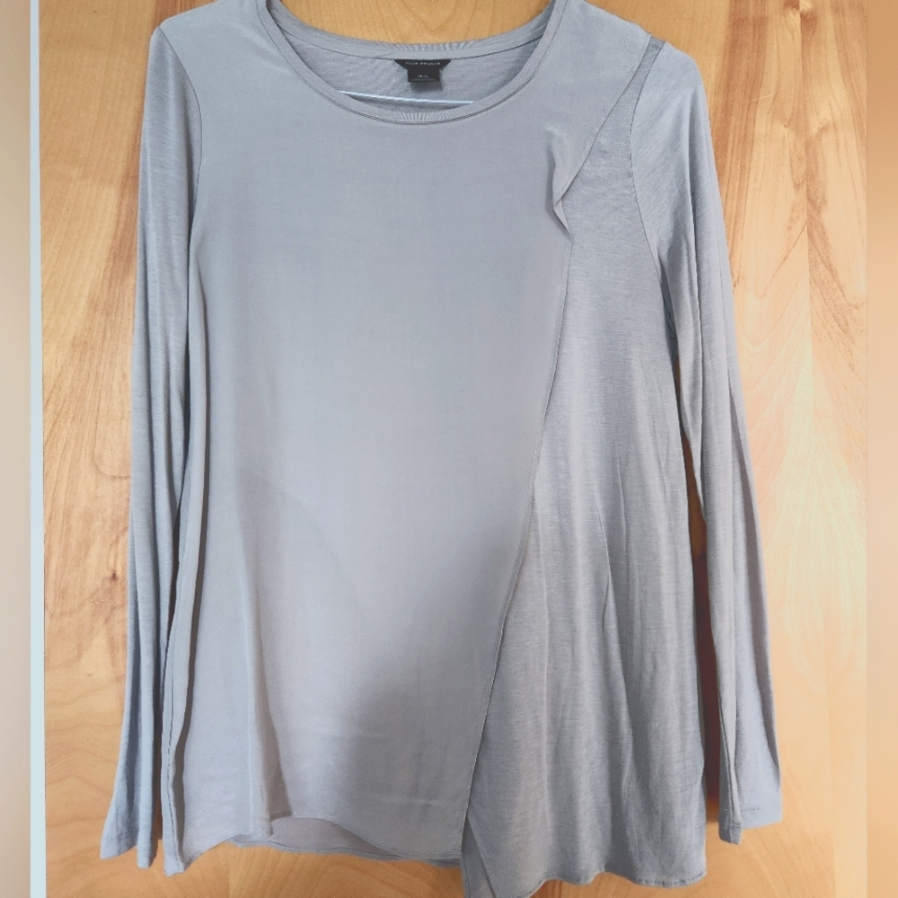 Beautiful ice grey silk and jersey Club Monaco top